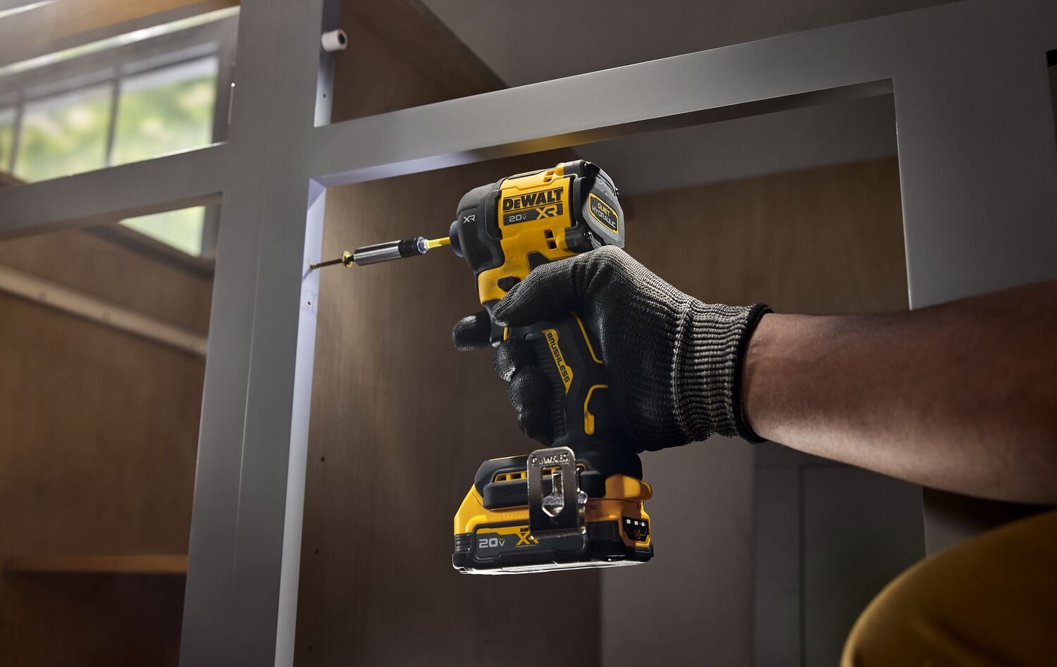DeWalt 20V MAX XR 1/4 inch Quiet Hydraulic Impact Driver Contractor Supply Magazine